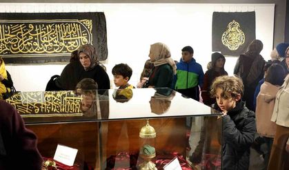 Sakarya’da Mukaddes Emanetler Ziyaretçilerini Bekliyor