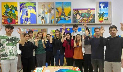 Sanatla İşitme Engellilerin Dünyası Renklendi