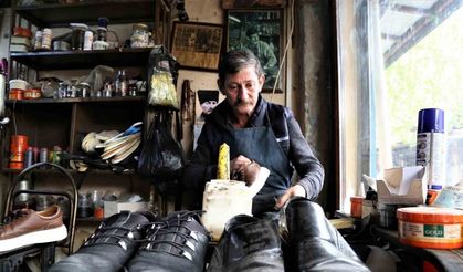 Hayatını Ayakkabı Tamir Ederek Kazandı