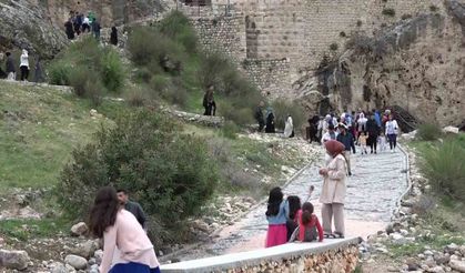 Restorasyonu Tamamlanan Kaleye Ziyaretçi Akını