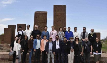Tarihi Selçuklu Mezarlığı’na Ünlü Akını