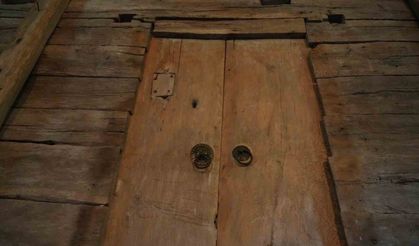 7 Asırdır Ayakta: Tek Bir Çivisi Bile Yok