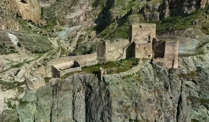 Eşsiz Manzarasıyla Engüzek Kalesi