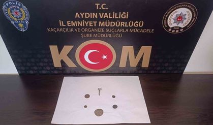 Tarihi Paralar ve Broş Ele Geçirildi