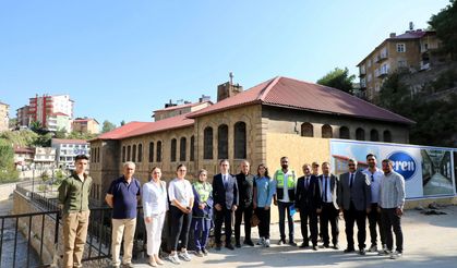 Vali Karakaya, Restorasyonu Süren Kazımpaşa İlkokulu’nda İncelemelerde Bulundu