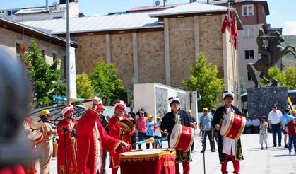 Dede Korkut 29. Uluslararası Kültür ve Sanat Şölenleri renkli görüntülere sahne oldu