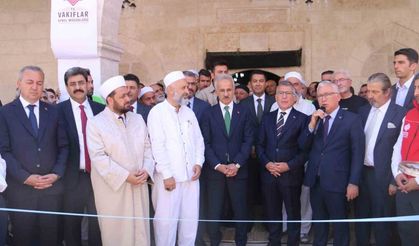 5 asırlık Meydan (Hasan Paşa) Camii ibadete açıldı.