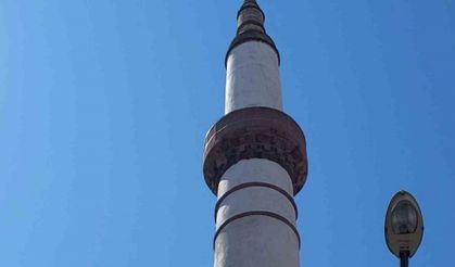 Balıkesir’de tarihi cami depremde hasar gördü