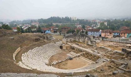 Antik Tiyatro aslına dönecek kazı alanı genişleyecek