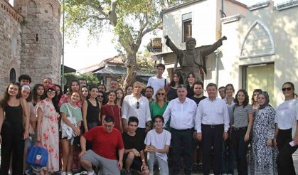 Gençlerden Bergama’da kültür gezisi