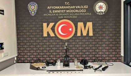 Kazı malzemeleriyle yakalanan 3 kişi gözaltına alındı