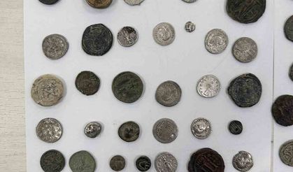Yurt dışına kaçırılan 307 sikke ve 11 obje komşuya takıldı