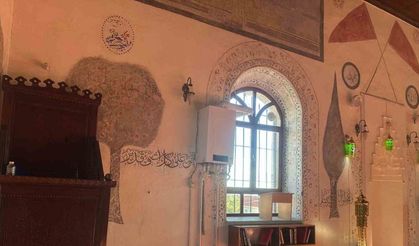 139 yıllık cami duvarına yerleştirilen kombi tepki çekti