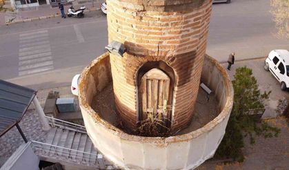 Şahruh Bey’den kalan 5 asırlık minare dron ile görüntülendi