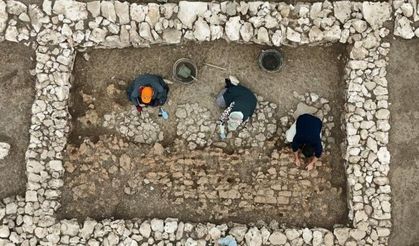 Depremin yıktığı yapının enkazı ortaya çıkartıldı