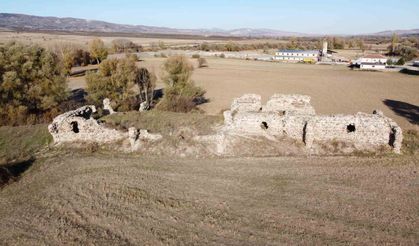 Asırlara meydan okuyan han, restore edilmeyi bekliyor