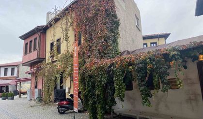 Eskişehir'de tarihi yapı kartpostallık manzara oluşturuyor