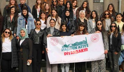 Şehit ve gazi kızları tarihi mekanları geziyor