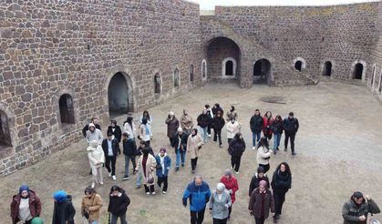 Tarihi mekanda öğrencilere ders