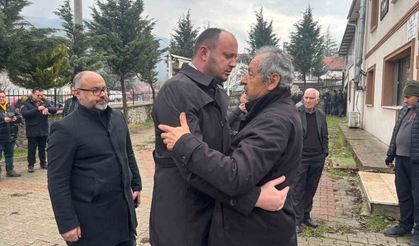 Tarihi ilçenin 100 yıllık çınarı hayatını kaybetti: İHA muhabirinin baba acısı