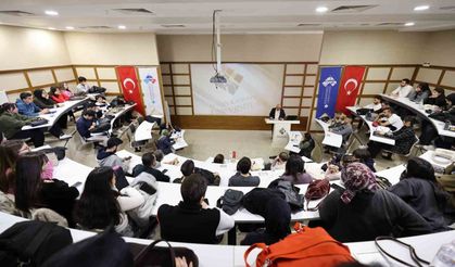 HKÜ'de 'Mezopotamya'dan Günümüze: Gılgamış Destanı' konferansı düzenlendi