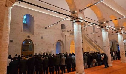Tarihi Selahattin Eyyubi Camii yeniden ibadete açıldı