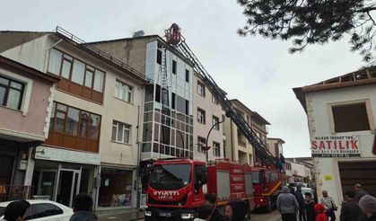 Refahiye'de tarihi lokantada baca yangını paniğe neden oldu