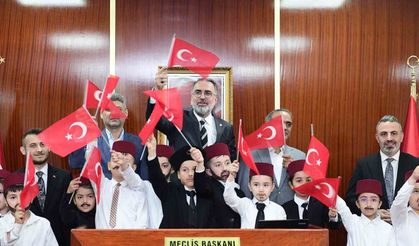 Kestel Belediyesi Meclis Salonu'nda miniklerden tarihi canlandırma