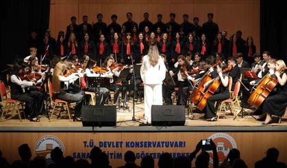 Edirne Lisesi'nden hafızalara kazınan gece: Genç yetenekler ayakta alkışlandı