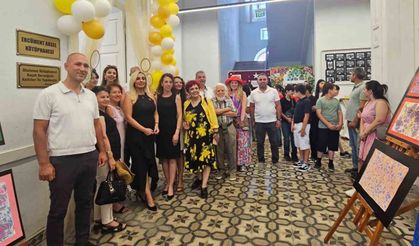İzmir'in tarihi okuluna hayırsever ve gönüllü desteğiyle modern kütüphane
