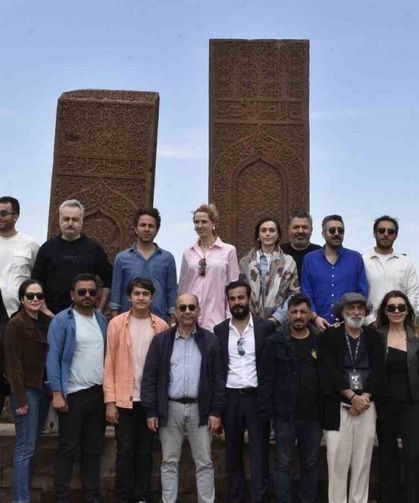 Tarihi Selçuklu Mezarlığı’na Ünlü Akını