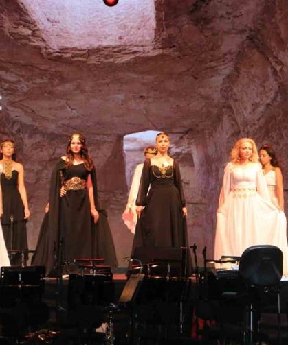 Zerzevan Kalesi’nde Opera ve Bale Festivali Düzenlendi