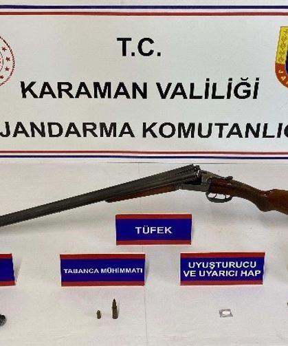 Karaman’da tarihi eser ve ruhsatsız silah ele geçirildi