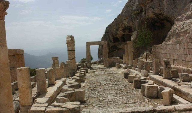 Mersin'in Göz Bebeği Alahan Manastırı