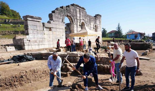 Kazmayı Bu Sefer Ateş Savaşçıları Vurdu