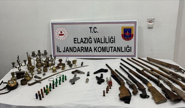 30 Adet Tarihi Obje Ele Geçirildi: 2 Gözaltı