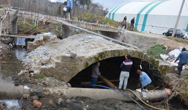 Yol Çalışmalarında Bulunan Taş Köprü Restore Edilecek