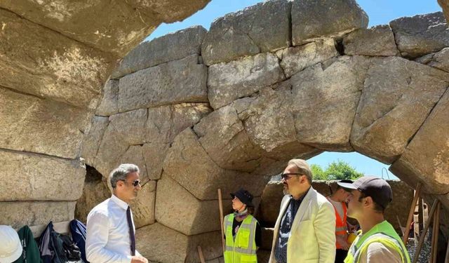 Antik Tiyatroda Kazı Çalışmaları Devam Ediyor