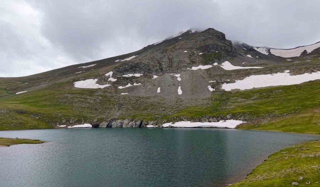 Gümüşhane’nin Zirvesinde Saklı Güzellik: Çakırgöl Gölü