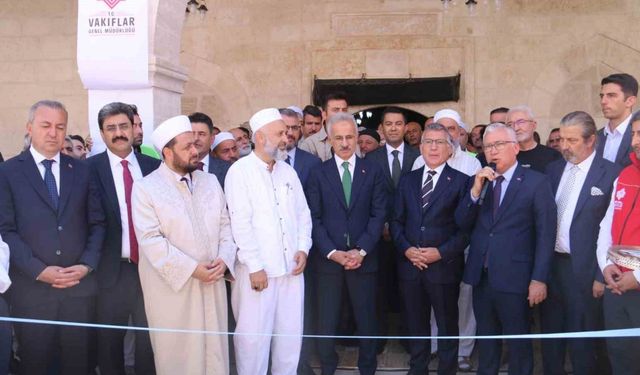 5 asırlık Meydan (Hasan Paşa) Camii ibadete açıldı.
