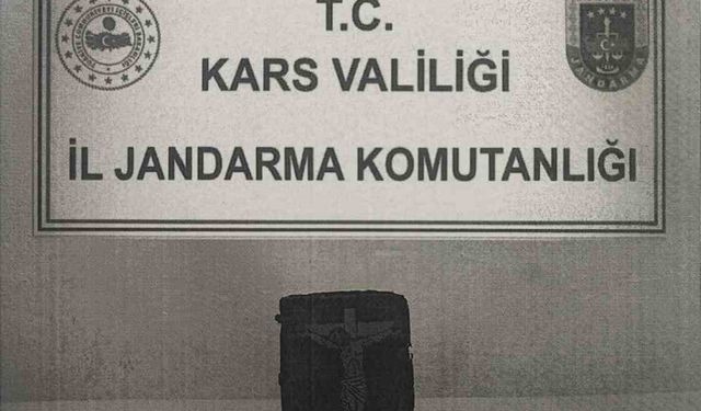 Tarihi eseri jandarmaya satmaya çalıştı