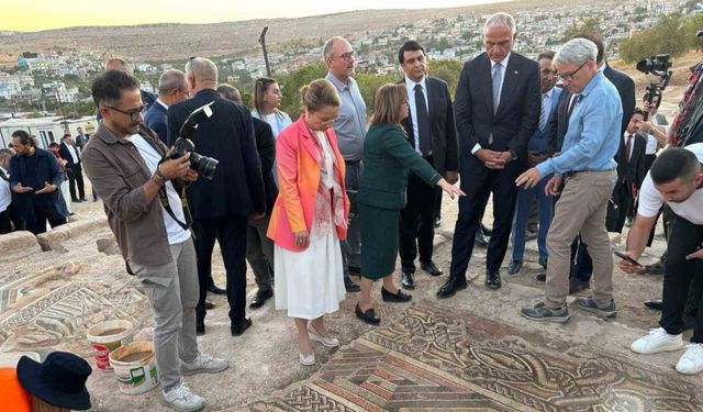Bakan Ersoy, Dülük Antik Kenti’nde müzik dinletisine katıldı