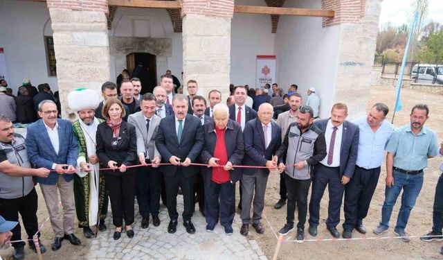 Tarihi Hamamkarahisar Ulu Camii yeniden ibadete açıldı