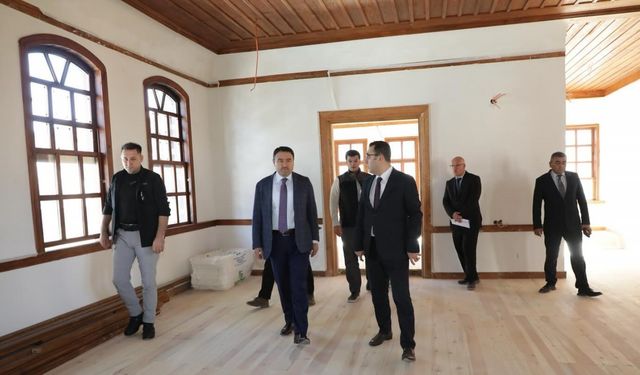 Kütahya'da tarihi konaklara inceleme