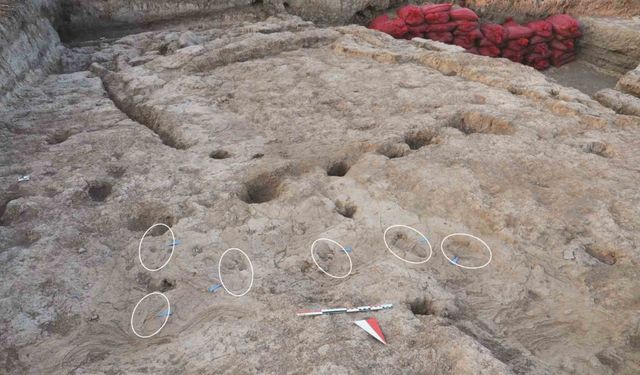 7 bin 200 yıl öncesine ait 5 insan ayak izi keşfedildi