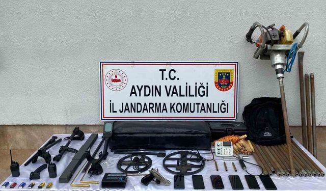 Aydın’da kaçak kazı yapan şahısların  evlerine operasyon