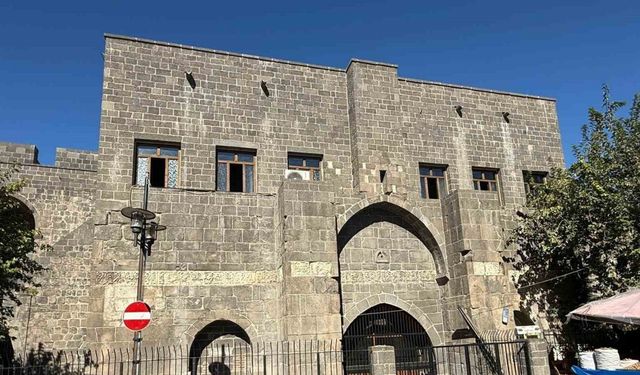 Bin yıllık camide cemaat abdest alamıyor