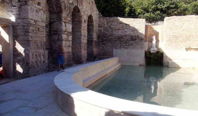 Antik kentindeki ‘Roma Hamamına’ ziyaretçi akını