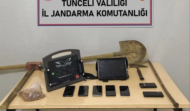 Tunceli’de kaçak kazı yapan 5 şüpheli suçüstü yakalandı