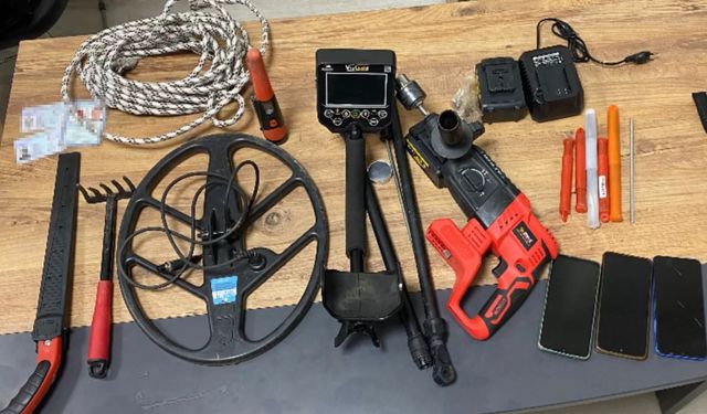 Kaçak kazıda 3 şüpheli suçüstü yakalandı